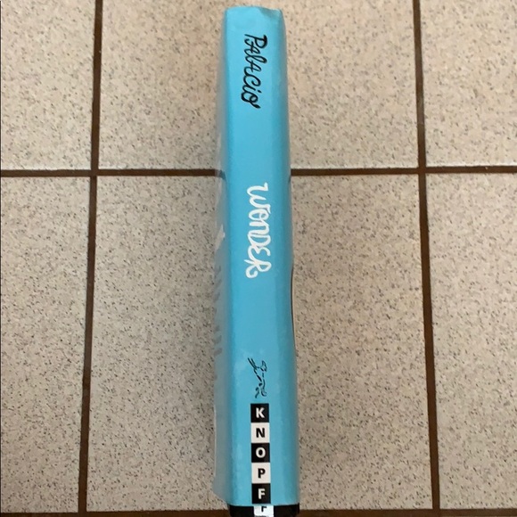 Wonder (by R.J. Palacio) - Picture 2 of 3